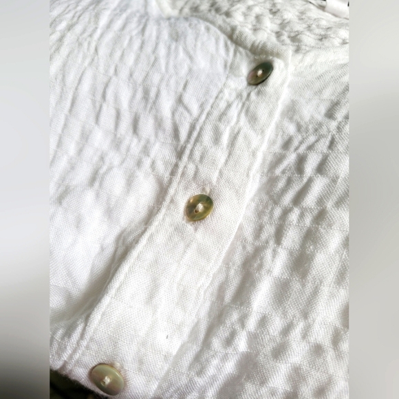 Jane and Delancey white rayon blouse with pearlized buttons size XL - Picture 3 of 5